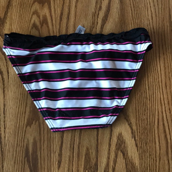 NWT Ruffle Bikini bottoms - Picture 2 of 4